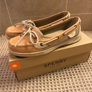 Brand New ~ Sperry Women's Beige and Cream AngelFish Loafers Size 8.5